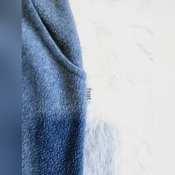 Feat Women's BlanketBlend™ Joggers. Size Small. - Picture 2 of 14